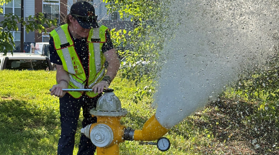 hydrant flowing 900x500