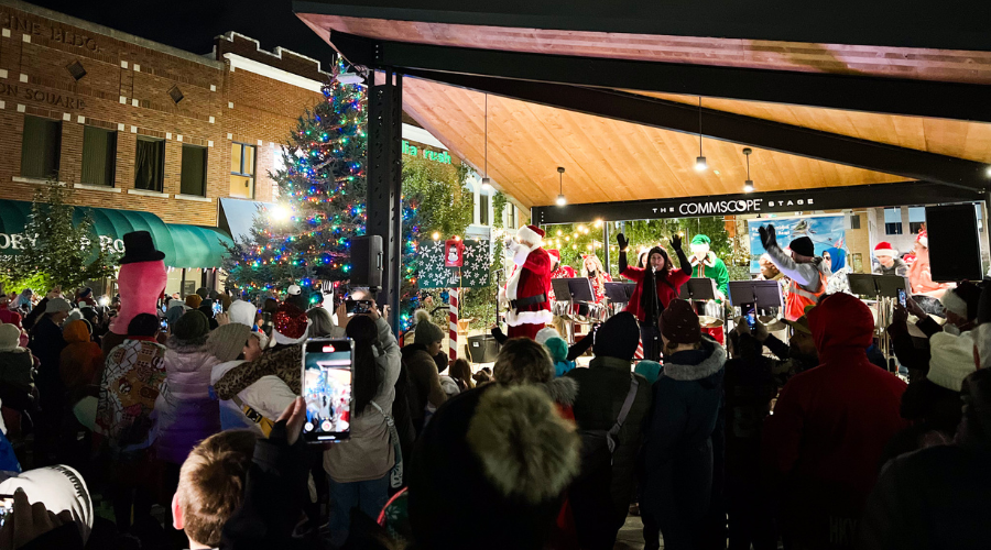 tree lighting 2025 900x500